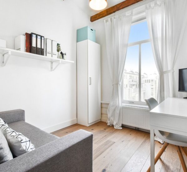 Furnishing a Dorm Room Without Buying Everything New