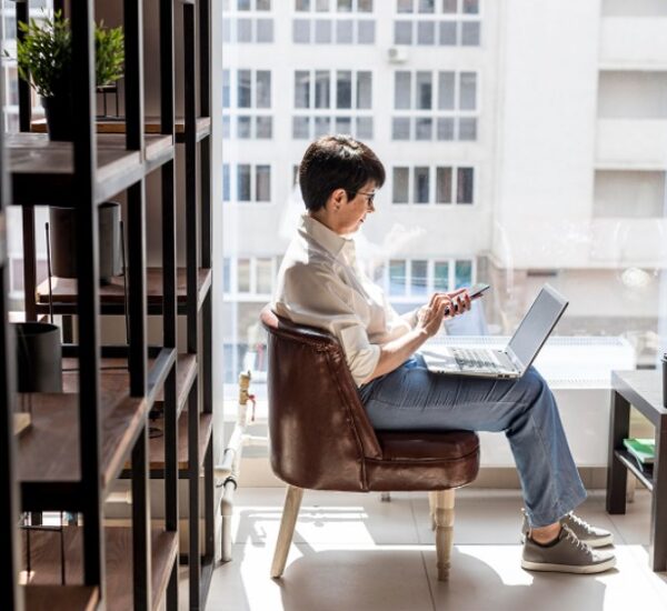 Hot Desk or 2-Bedroom Serviced Apartment in Singapore: Which Suits Remote Work?